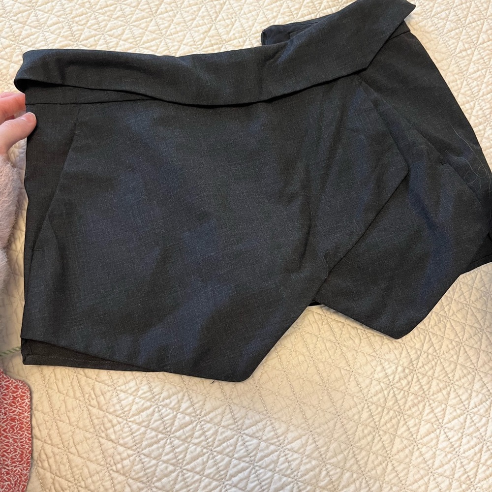 Shorts - Picture 3 of 16